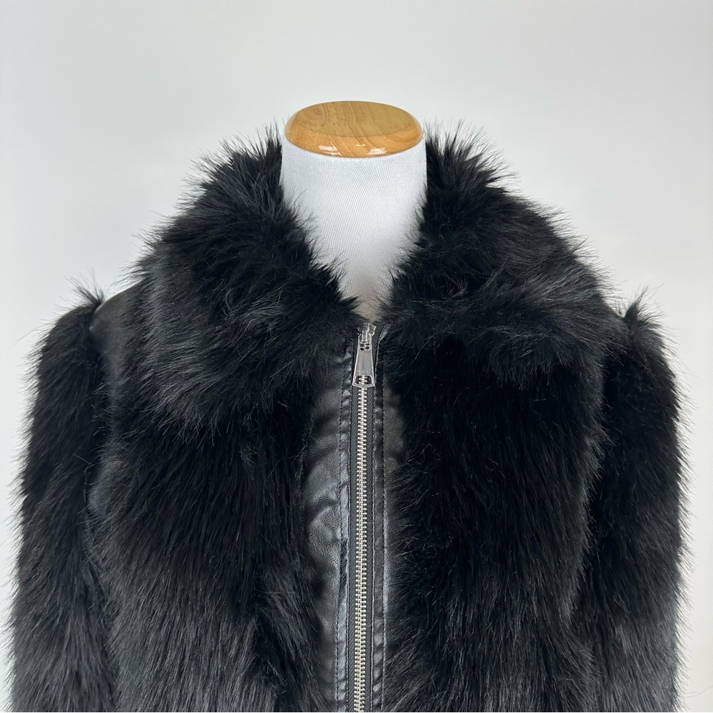 Forever 21 Black Faux Fur Vegan Leather Zip Front Jacket Size Medium - Picture 2 of 13